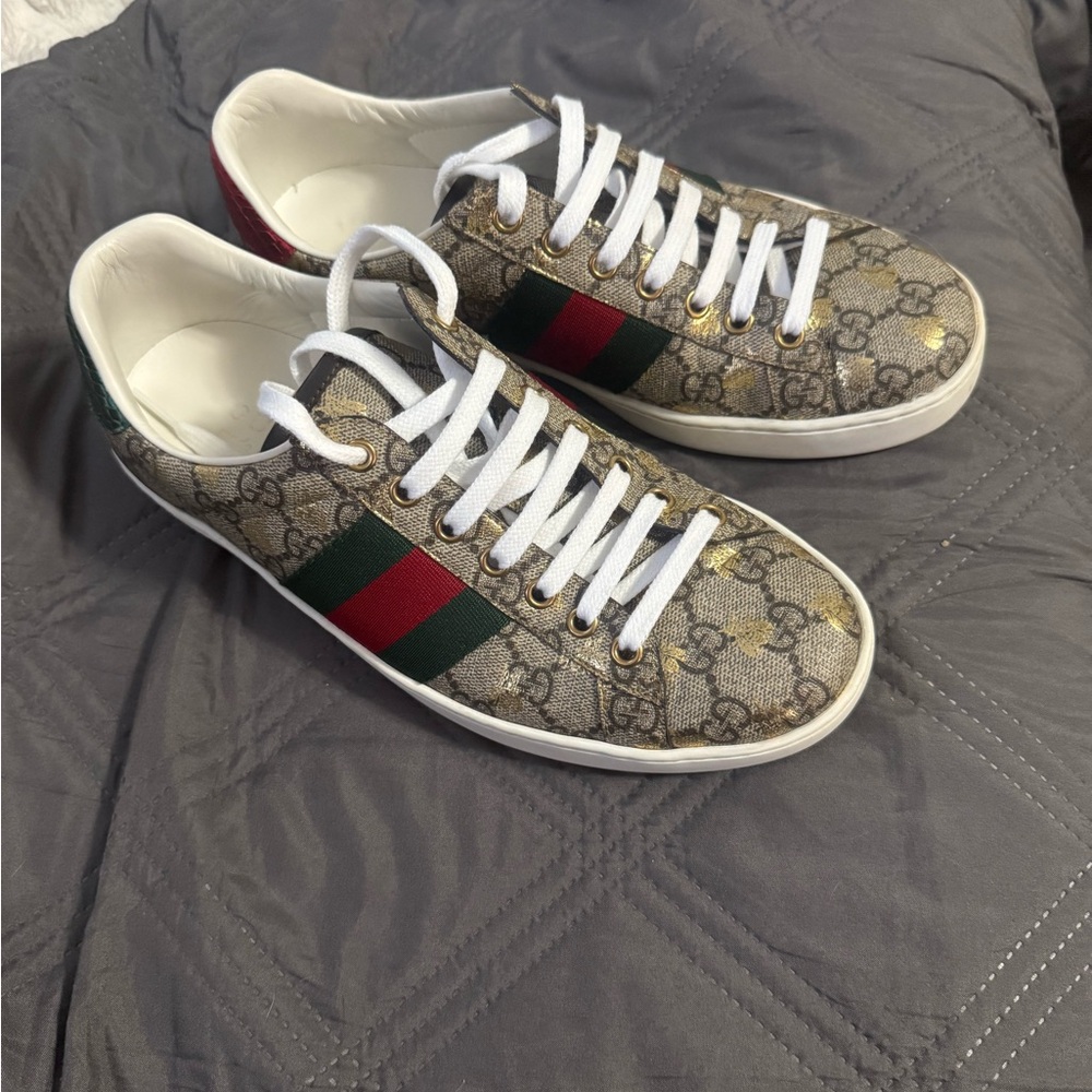 Gucci Beige Monogram Sneakers with Red and Green Accents Uk size 6 us women 9